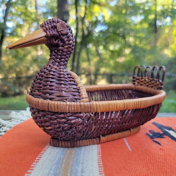 Vintage Wicker Duck Goose w Wood Beak Woven Rattan  Basket Napkin Tray 9" MINT - Picture 6 of 16